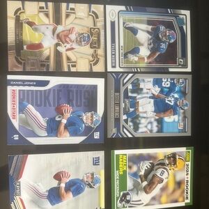 New York giants football card lot of 11 cards total